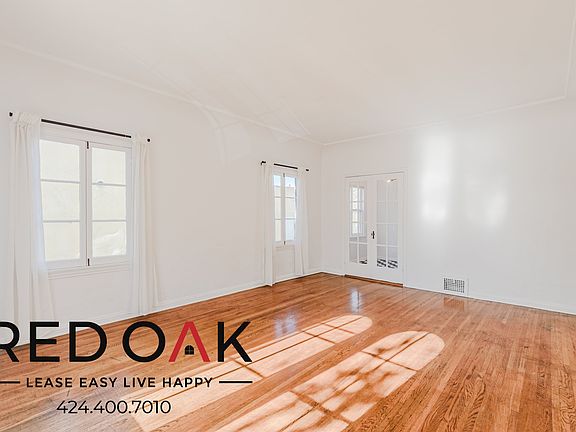 5th image of 180 S Sycamore Ave #201