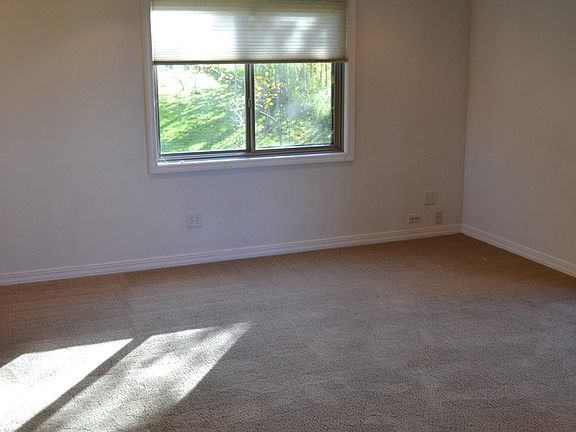 4th image of 2970 Columbine Dr Unit 501