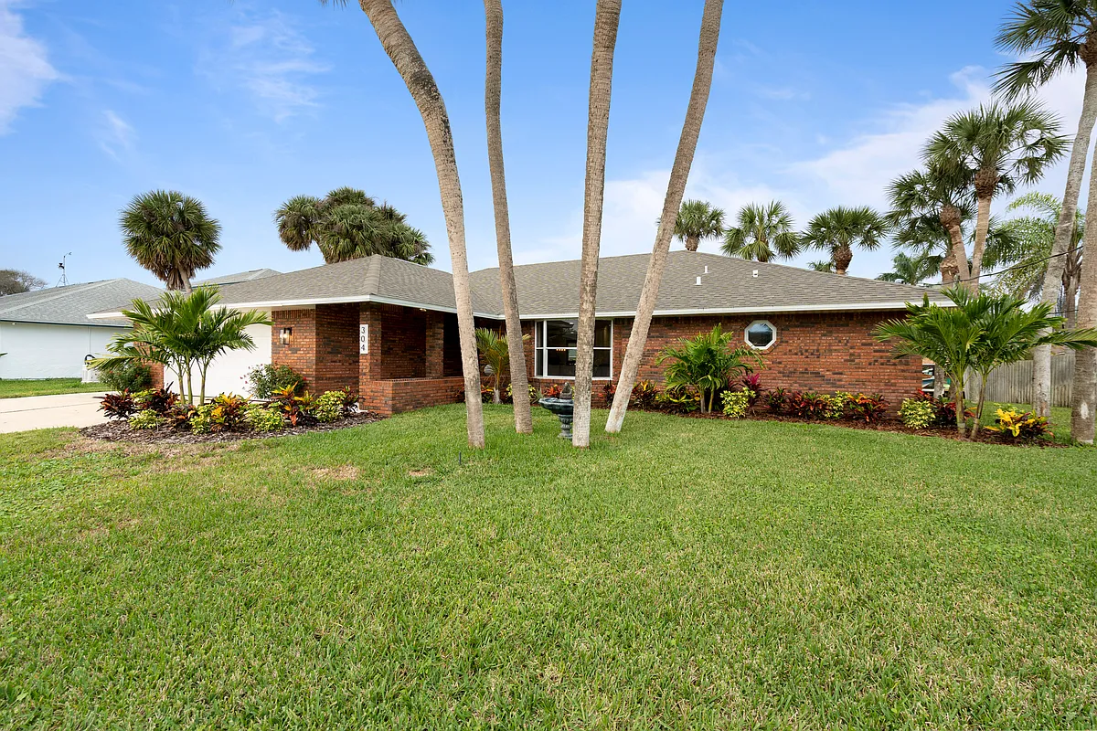 Building Photo - 304 Arrowhead Ln