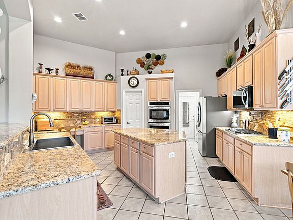 3rd image of 4217 Boxwood Dr