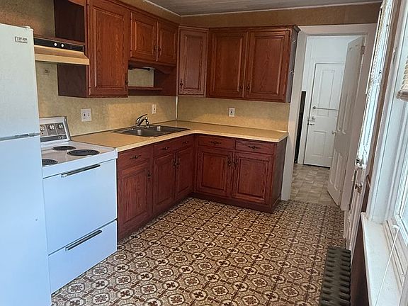 3rd image of 115 S Franklin St #D