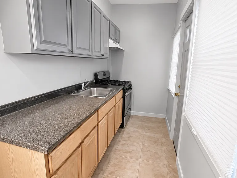 837 Jennings St #2 — Photo 3