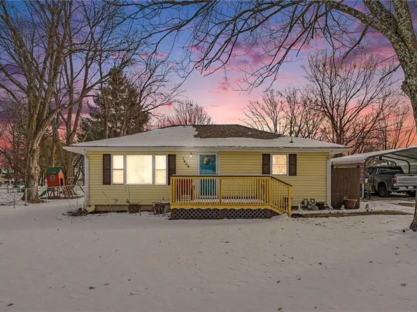 1404 N Howenstein Ave, Cameron, MO 64429