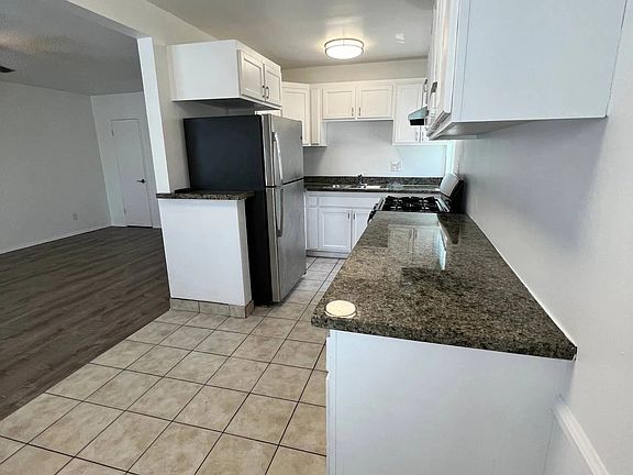 2nd image of 1216 W 37th Pl APT 7