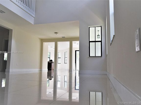 4th image of 6930 NW 106th Ave