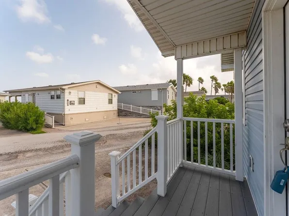 612 Sand Dollar Dr, Port Isabel, TX 78578