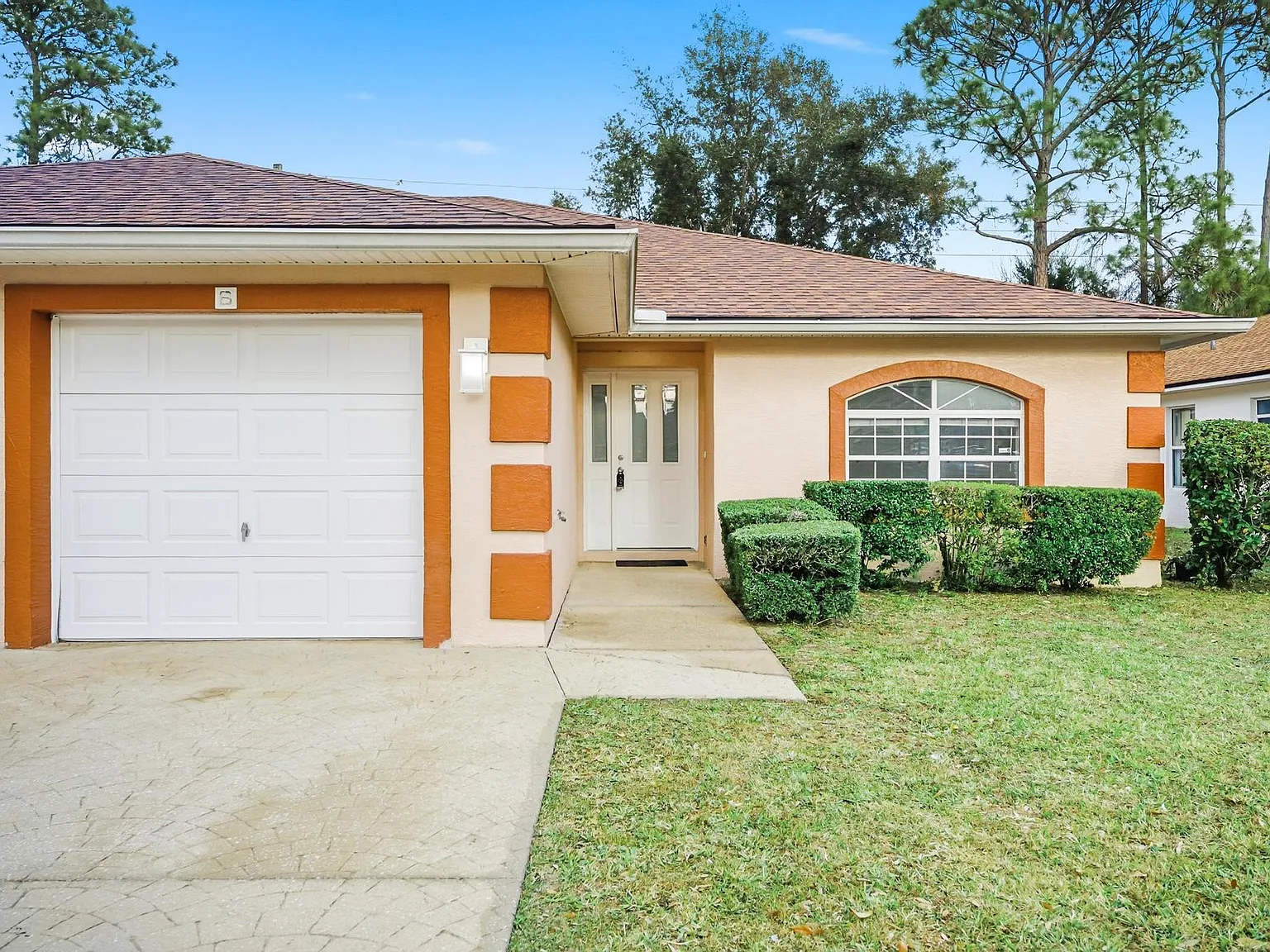 3 bed, 1327 sqft, $1,675 — Photo 2
