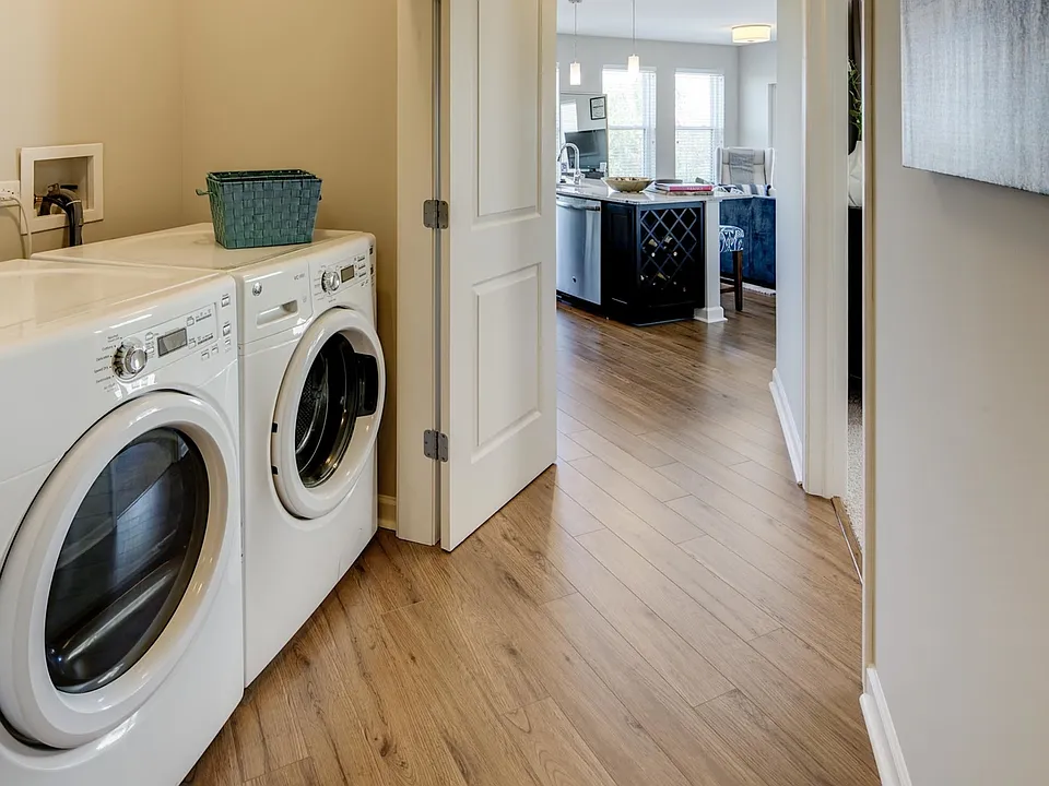 evanston_interior_laundry