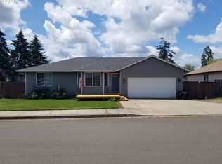 1959 S 8th St, Cottage Grove, OR 97424