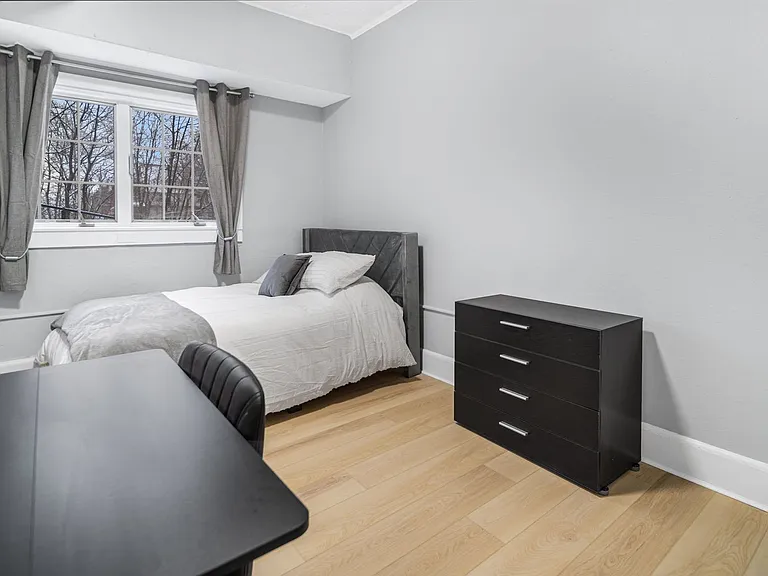 504 Stewart Ave — Photo 249