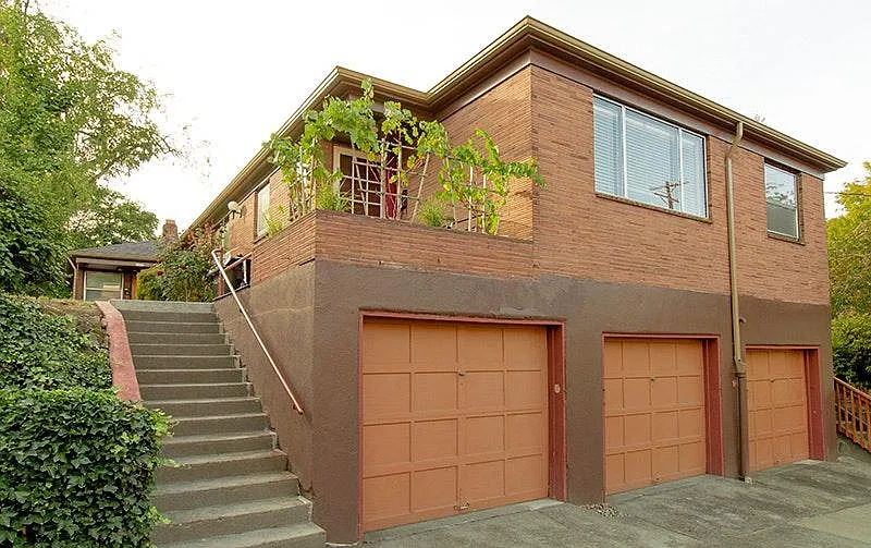 Front of Building (Your garage is the middle one)