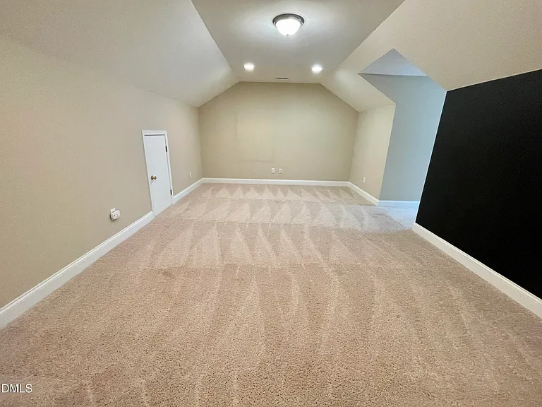 9519 Dellbrook Ct — Photo 32