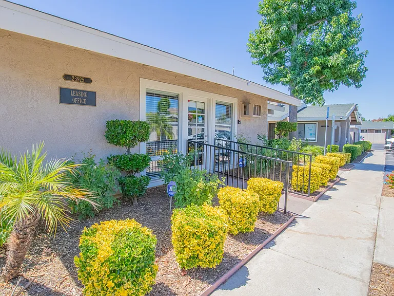 23905 Eucalyptus Ave — Photo 12