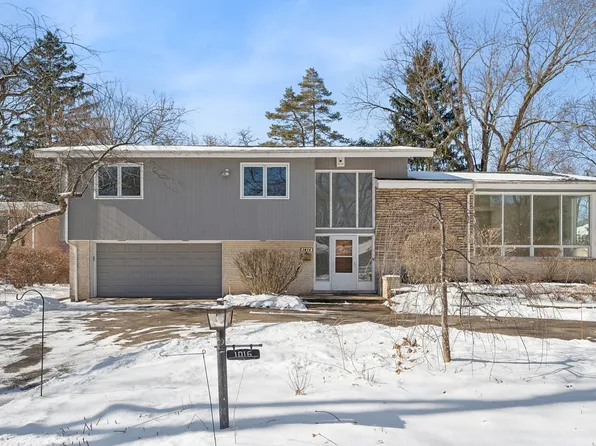 1016 Cherry Tree Ln, Glencoe, IL 60022