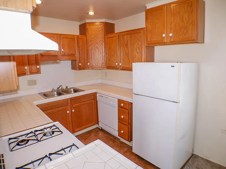4345 Rialto St — Photo 33