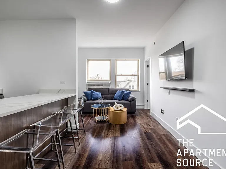 1556 W Hollywood Ave #305 — Photo 11