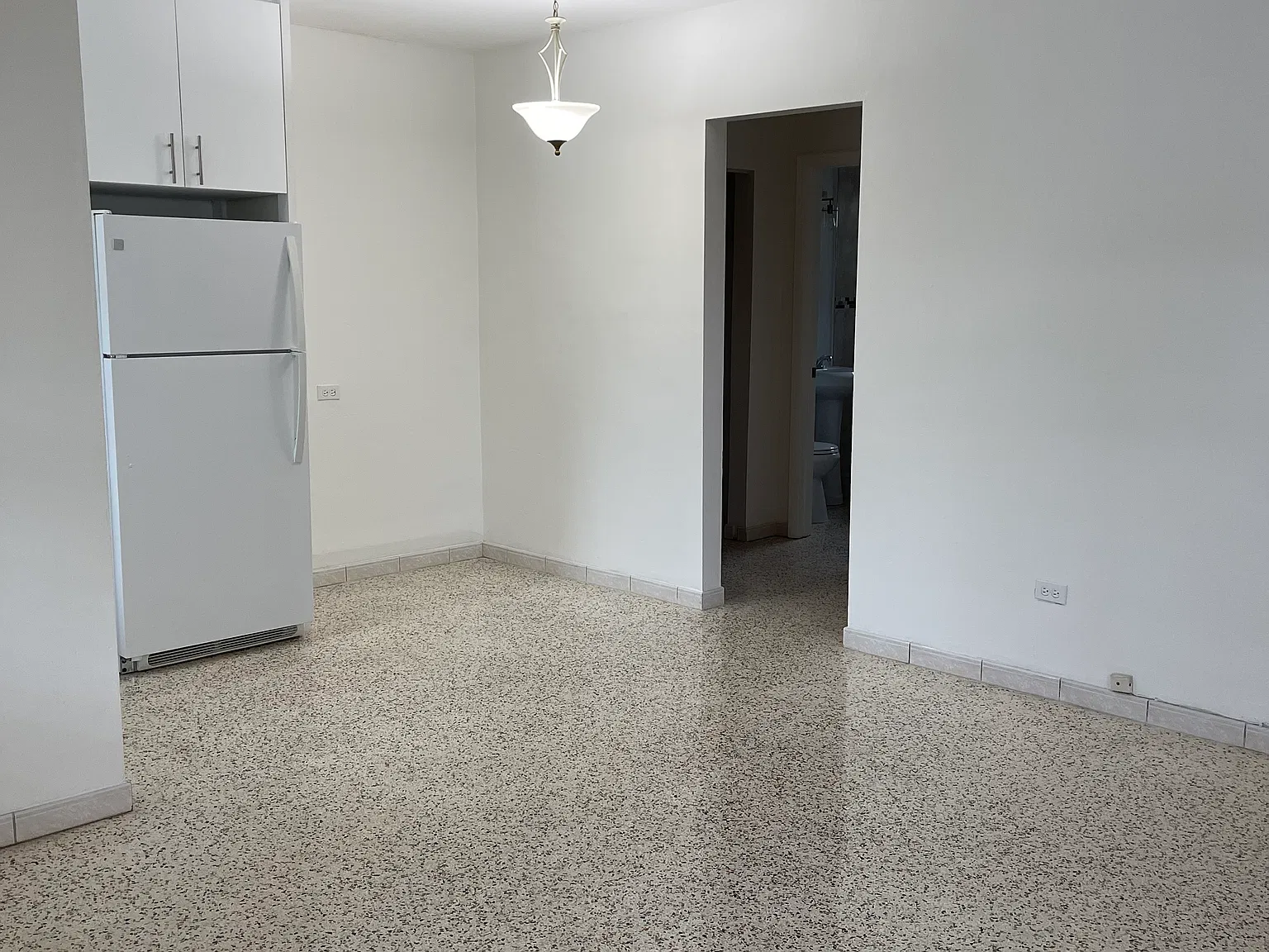 1 bed, 1160 sqft, $1,700 — Photo 2