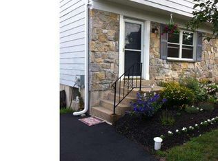 8 Dogwood Ln, Stowe, PA