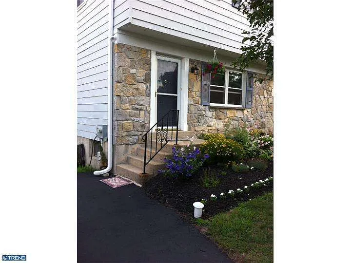 8 Dogwood Ln photo 1
