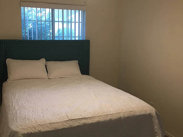 E Courtney Pl — Photo 10