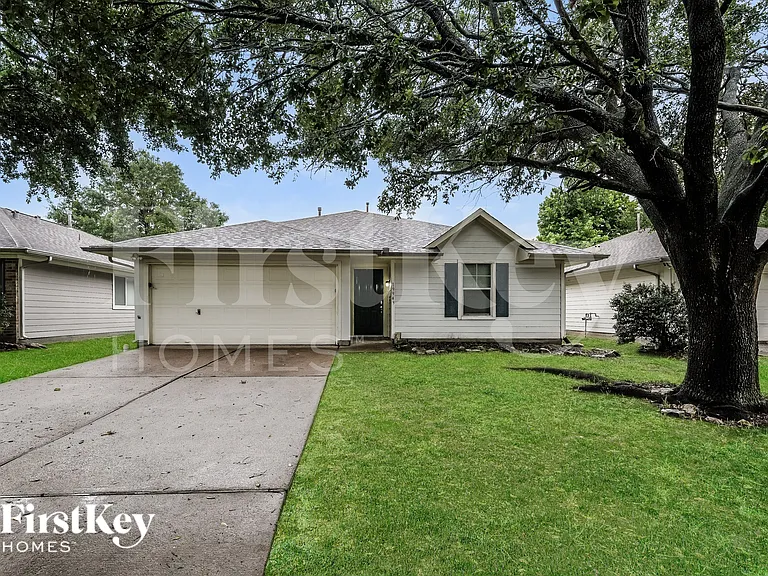 19943 Crested Hill Ln — Photo 1