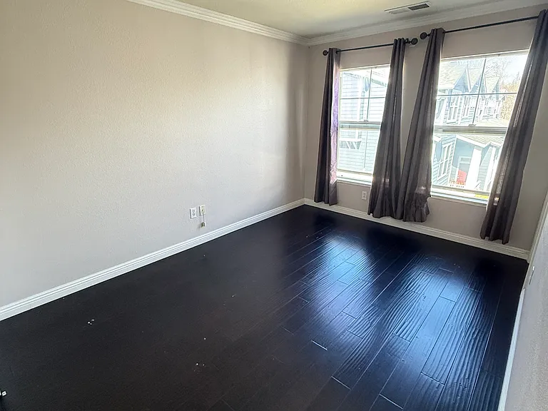 656 Grand Ter — Photo 19