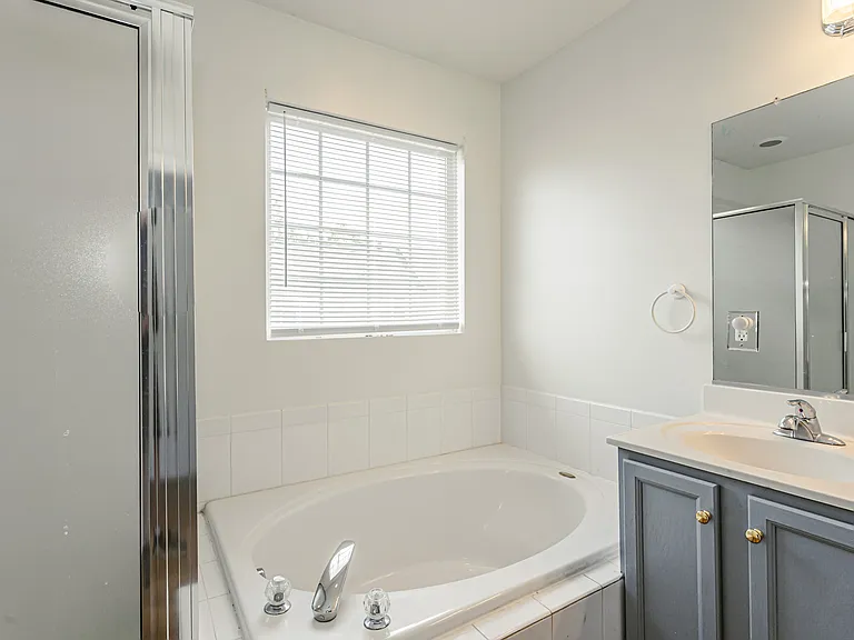 1429 New Haven Ct — Photo 30
