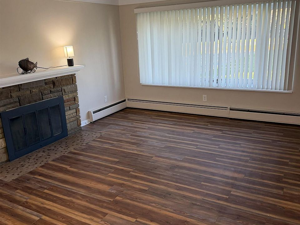 36290 Moravian Dr, photo 3
