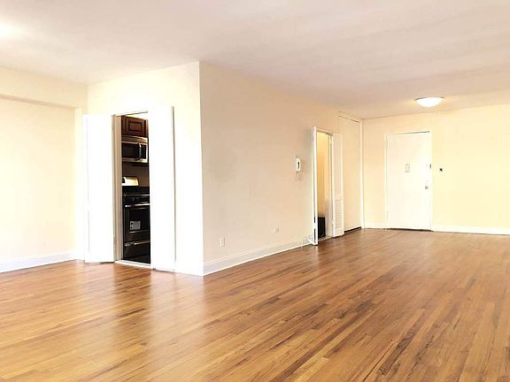 3rd image of 14210 Roosevelt Ave APT 224