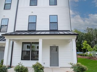 15306 Ballancroft Pkwy, Charlotte, NC 28277