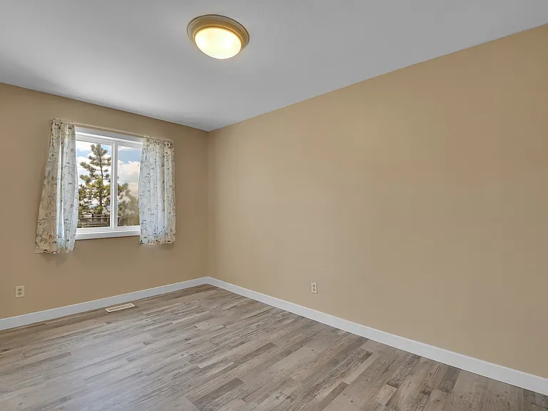 91 Sun Way — Photo 10