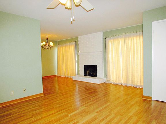 4th image of 1064 Sherman Dr