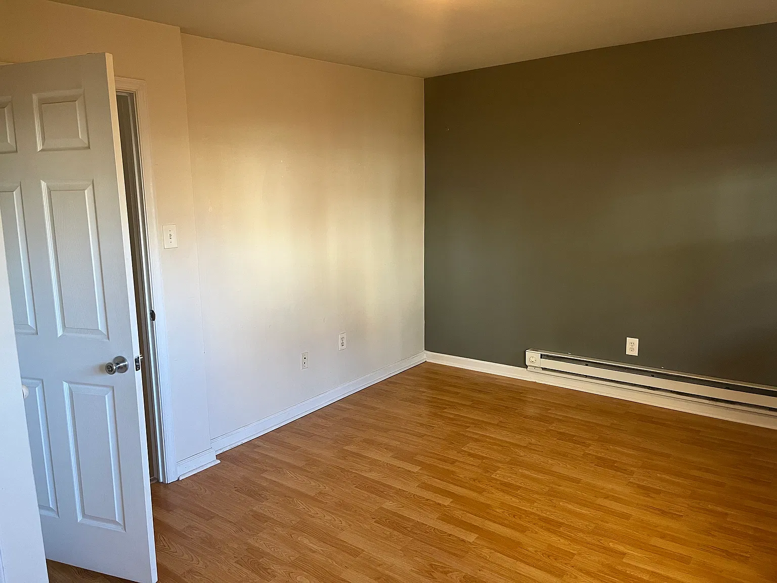 1 bed, 700 sqft, $1,400 — Photo 3