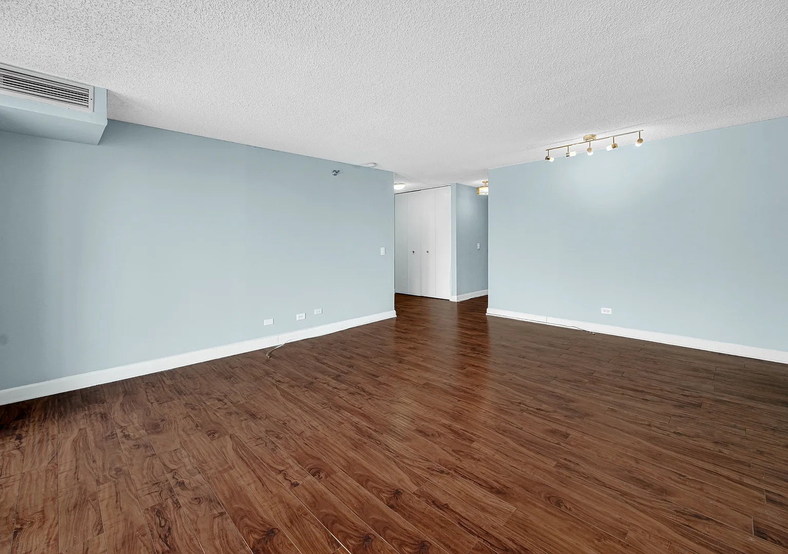1 bed, 770 sqft, $2,275 — Photo 4