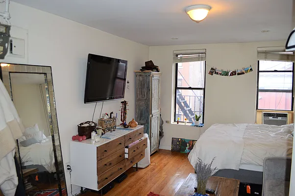 Rented by OvCo Realty | media 3