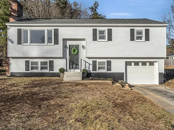 27 Pine Dr, Baldwinville, MA 01436