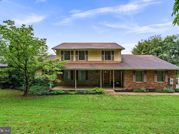 3050 Hooper Rd, New Windsor, MD 21776