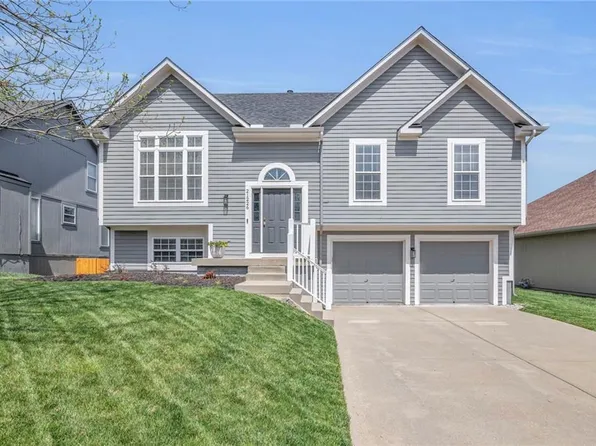 21226 W 120th St, Olathe, KS 66061