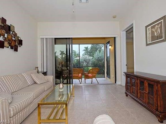 4th image of 4828 SW 17th Pl #1