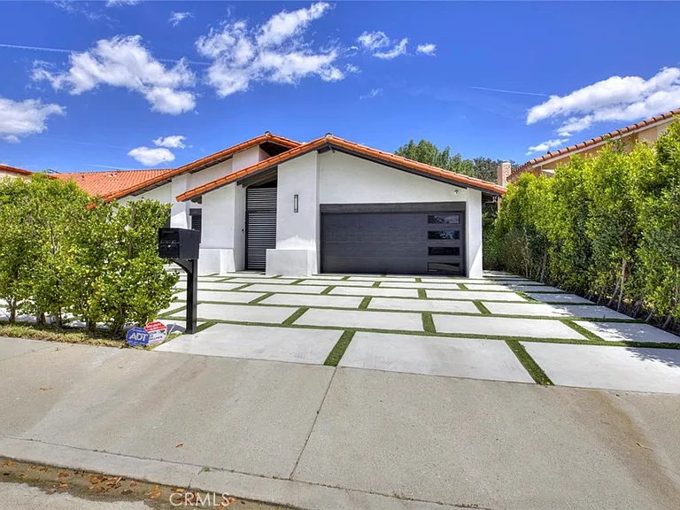 9450 Tampa Ave — Photo 6