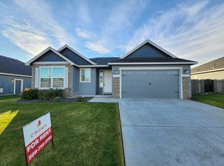 8215 Ballard Loop, West Richland, WA 99353