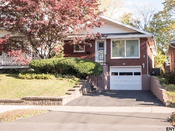 2nd image of 137 Woodlawn Ave