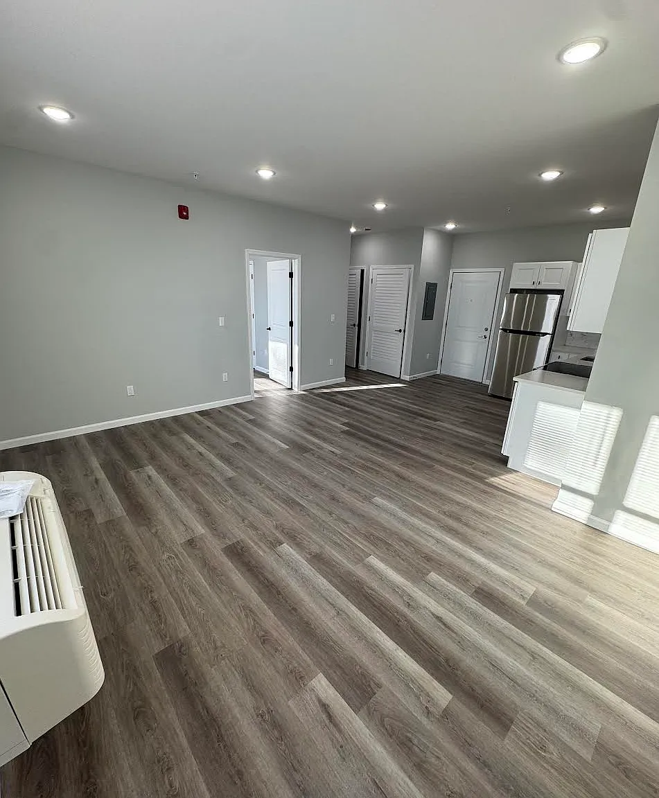 1 bed, $1,818 — Photo 4