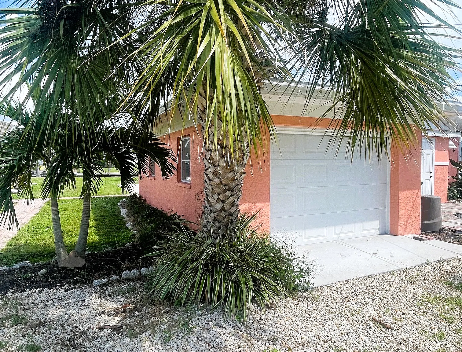 1 bed, 700 sqft, $1,150 — Photo 3