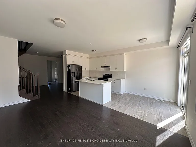 1471 Blackmore St — Photo 15