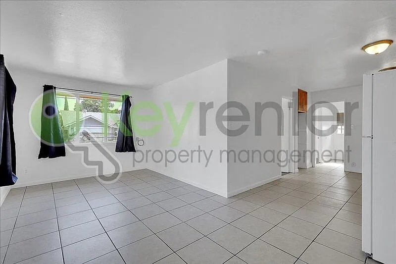 2 bed, 1.0 bath, 780 sqft, $1,600 — Photo 4