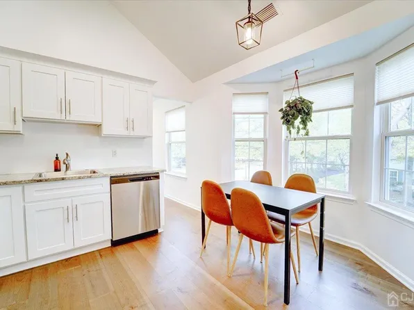 65 Williamson Ct, Bridgewater, NJ 08807