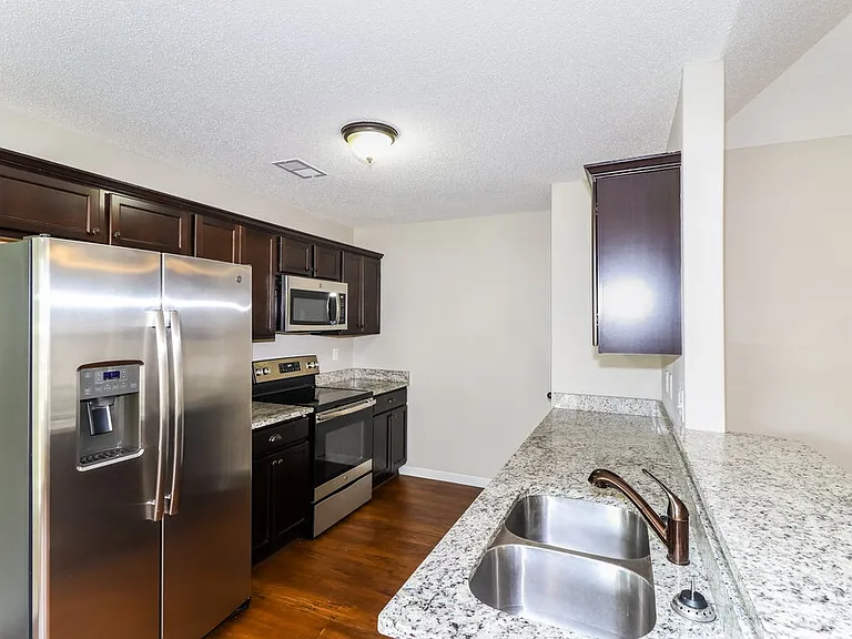 1075 Carib Loop W — Photo 8