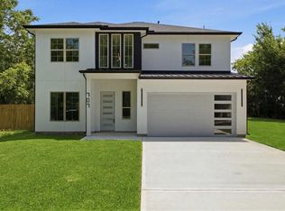 707 S Iowa St, La Porte, TX 77571