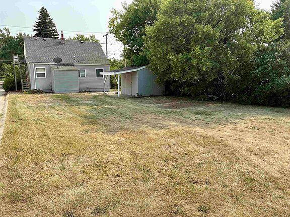 5th image of 601 8th Ave NE